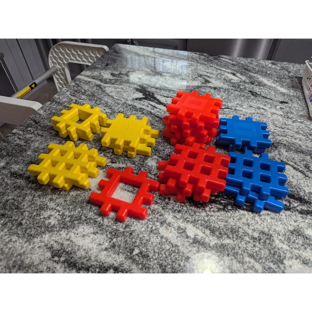 19 Pieces VTG Little Tikes WEE WAFFLE BLOCKS 4x4 Red Blue Yellow Primary Colors